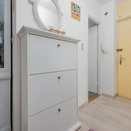 Appartement Nice In With Kitchen Zadar