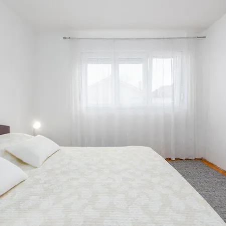 Appartement Nice In With Kitchen